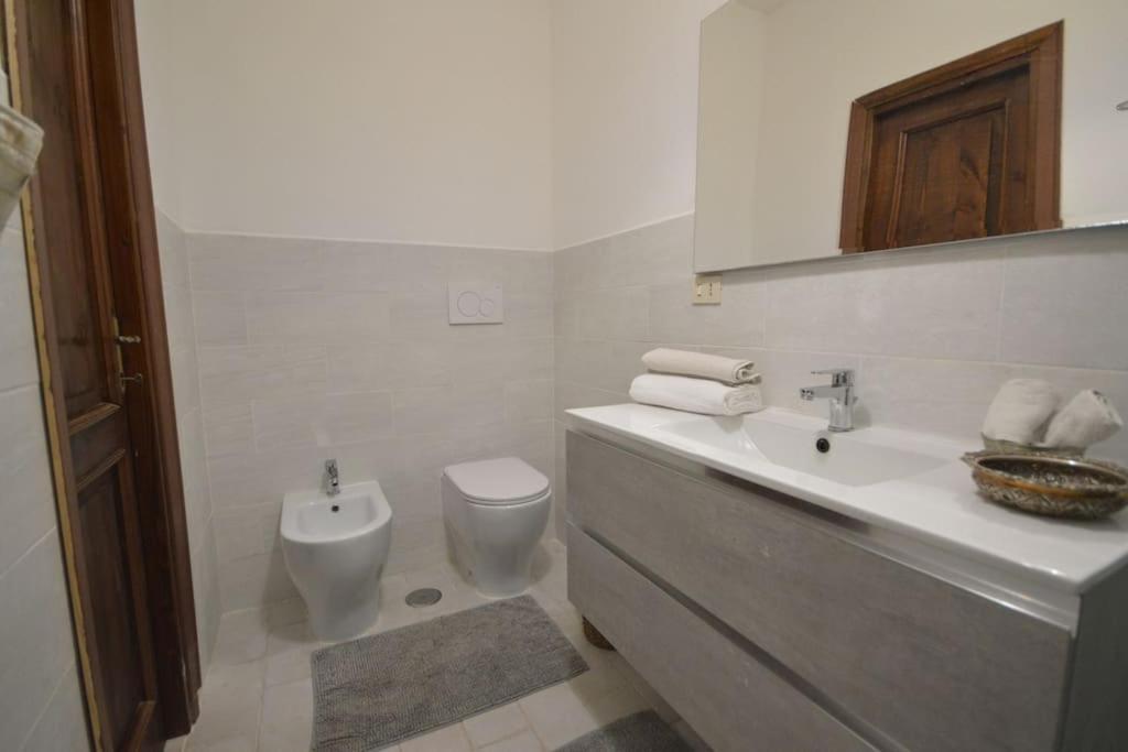 Apartment In Luxuryproperty Privatepool Garden Bbq Airc X8 Castelnuovo Di Porto Exterior photo
