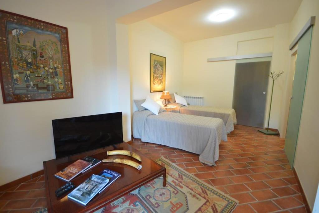 Apartment In Luxuryproperty Privatepool Garden Bbq Airc X8 Castelnuovo Di Porto Exterior photo