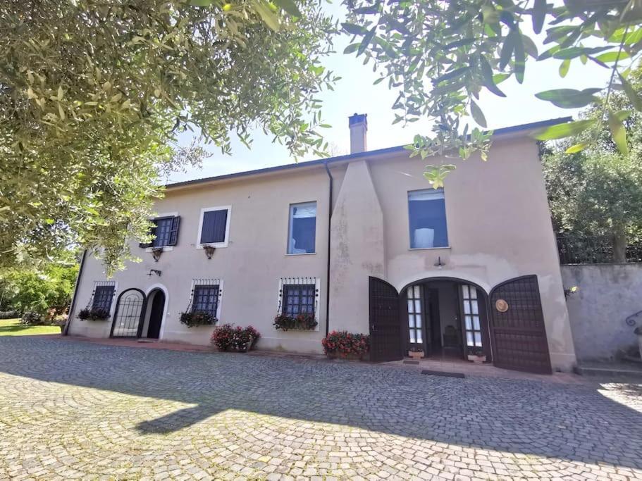 Apartment In Luxuryproperty Privatepool Garden Bbq Airc X8 Castelnuovo Di Porto Exterior photo