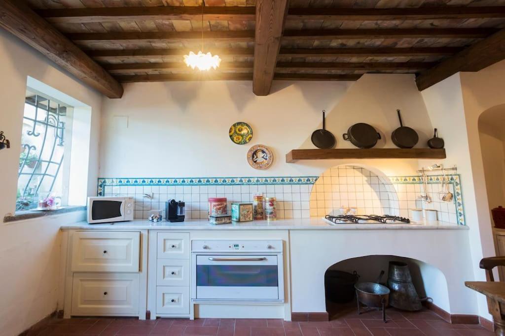 Apartment In Luxuryproperty Privatepool Garden Bbq Airc X8 Castelnuovo Di Porto Exterior photo